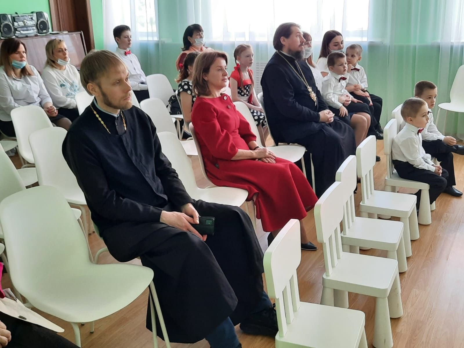 Поздравление детей приюта с Пасхой Христовой